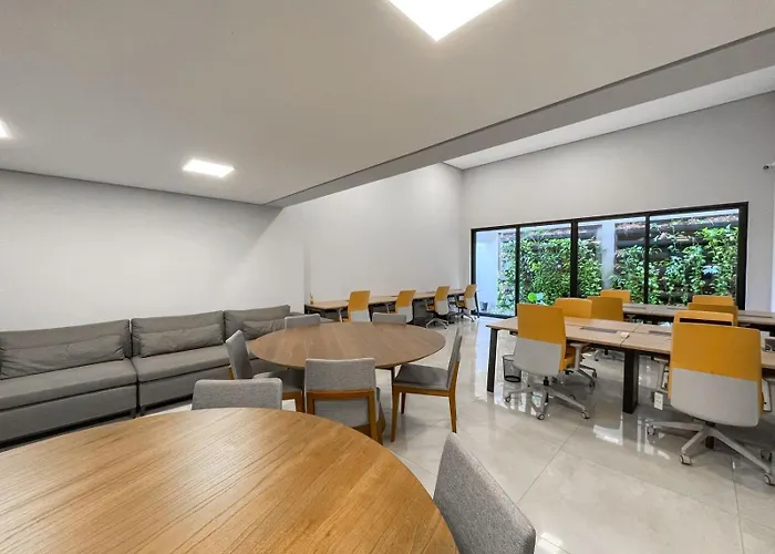 Alto Luxo - 12º Andar, Cama King E Moveis Assinados